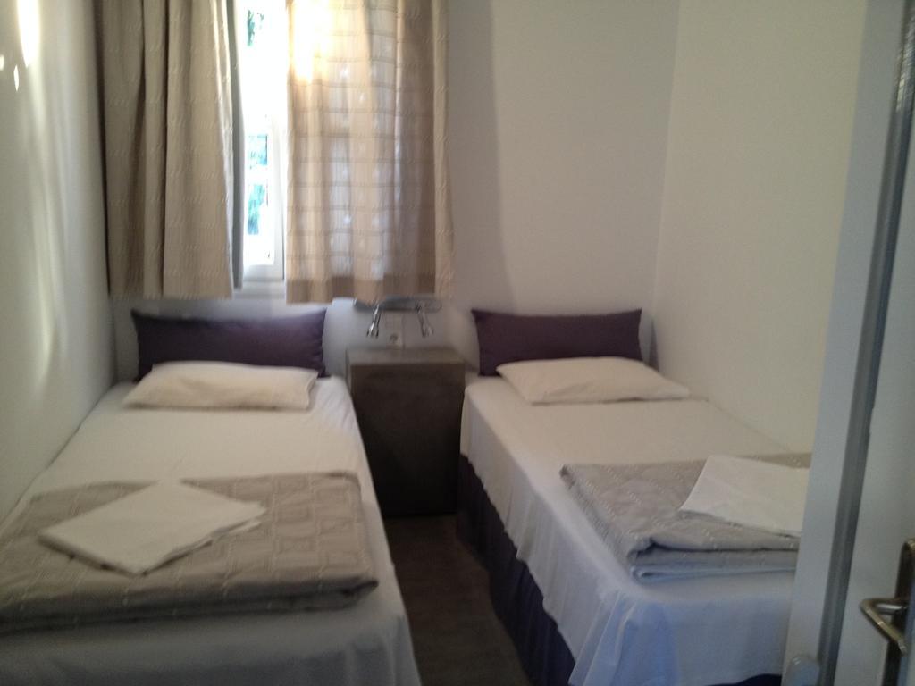 Giannoulis Hotel Adámasz Szoba fotó